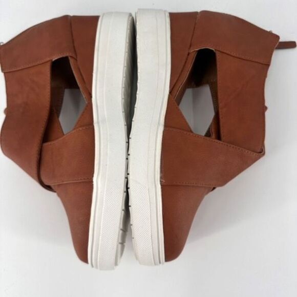 Journee Collection Seena Wedge Sneaker Sandal Cut out Size 40, brown Size 10 - Picture 4 of 6